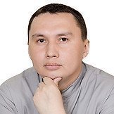 Врач Балахчин Максим Дмитриевич