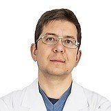 Врач Старченков Денис Дмитриевич