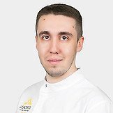 Врач Жарков Роман Александрович